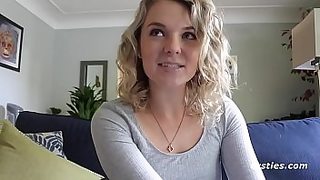 milf with bif tits sucks xvideoa